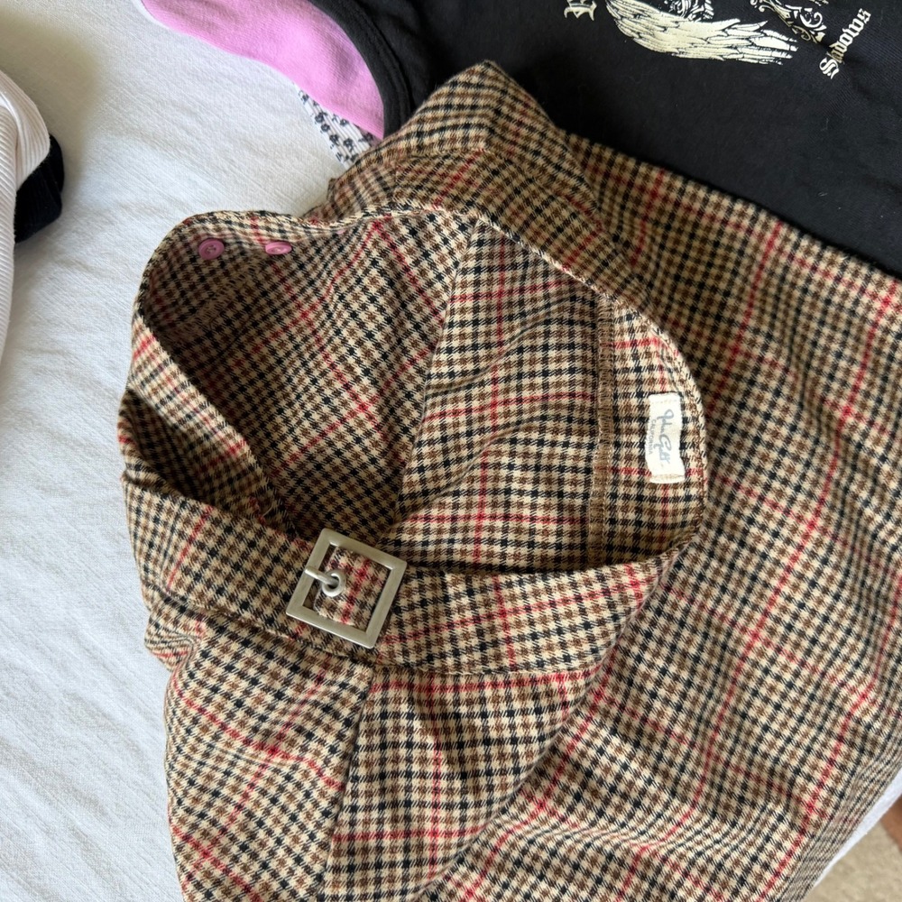 Brandy Melville John Galt 10pc Clothing Lot Bundle Graphic Tees Skirt Sweater - Picture 8 of 9
